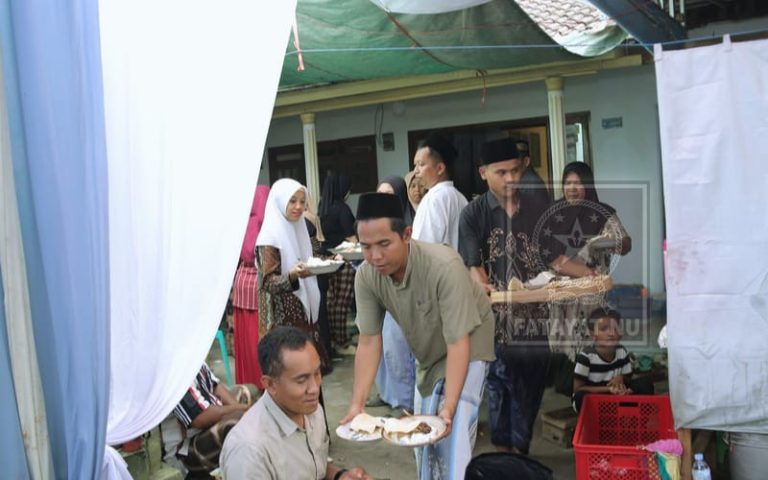 Bukan UFO, Tapi Tradisi ‘Piring Terbang’ yang Menyatukan Warga