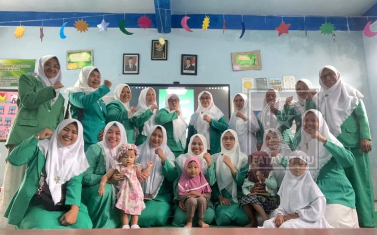 Khidmat Menuju Rahmat, Fatayat NU Kalisat Gelar Pengajian Rutin dan Evaluasi Program Kerja