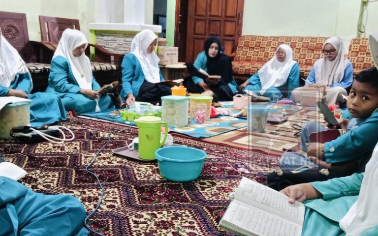 Syahdunya Diba’ Rutin, Menguatkan Ukhuwah Fatayat NU Ranting Sumberjo