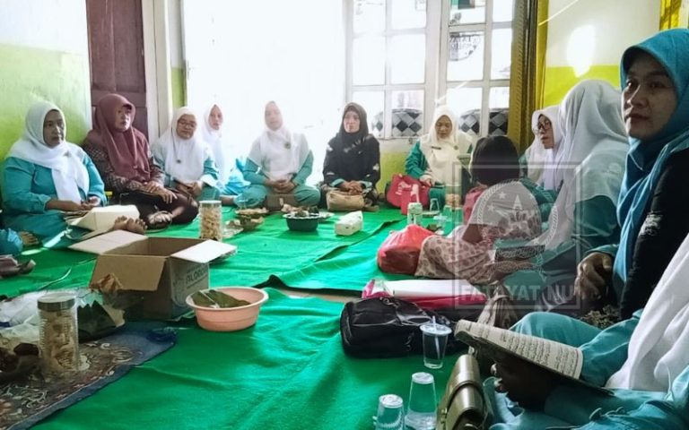 PAC Fatayat NU Wuluhan Gelar Turba di Kepel, Perkuat Ukhuwah dan Tradisi Keilmuan