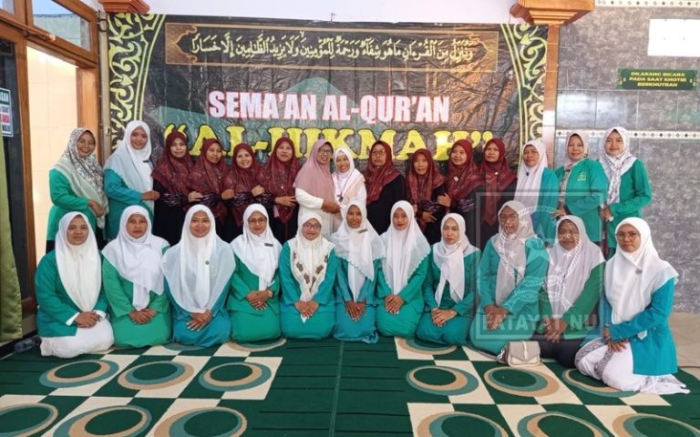 Sejukkan Hati dan Jaga Bumi, Ratusan Jamaah Muslimat-Fatayat NU Wuluhan Gelar Semaan Al-Qur’an Al-Hikmah