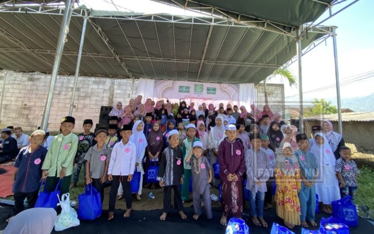 Fatayat NU Mumbulsari Santuni 100 Anak Yatim pada Momentum Tahun Baru Islam 1448 H